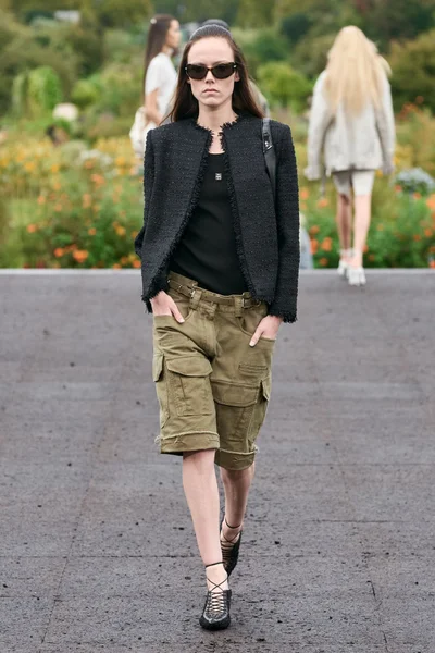 Look 30